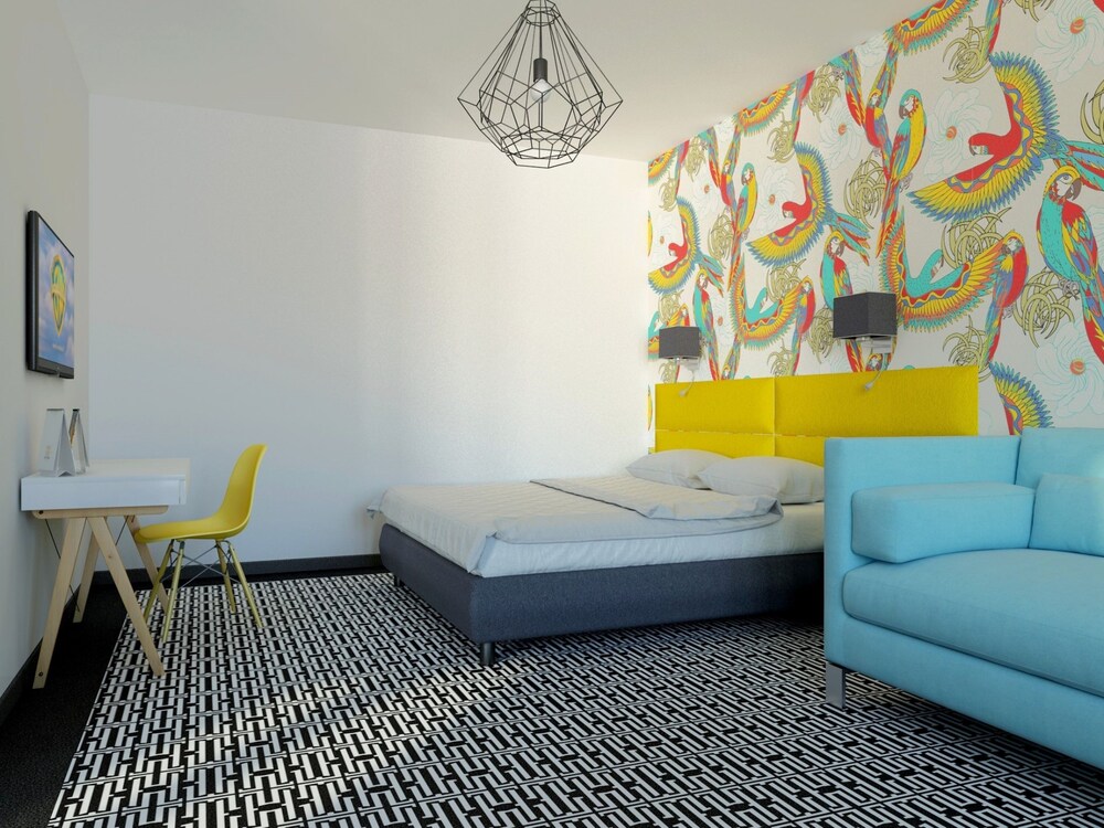 Family Room - Guestroom
