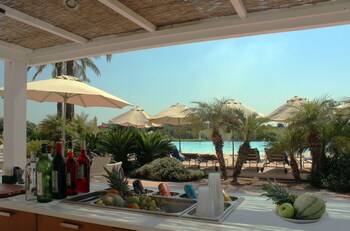Poolside Bar