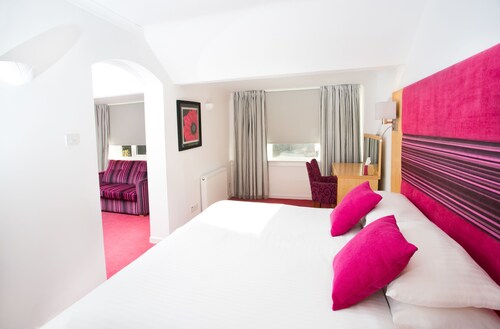 Clubhouse Hotel