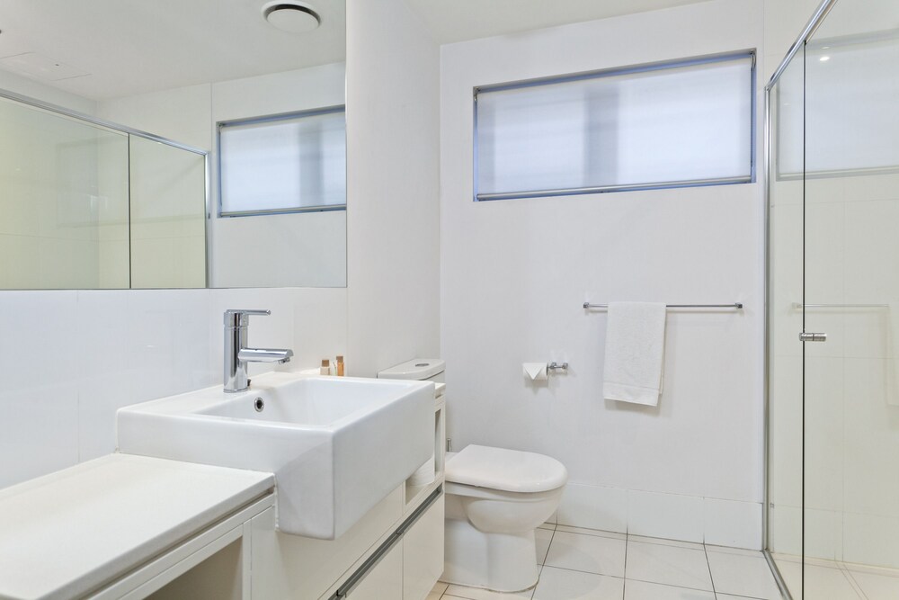 Studio - Bathroom