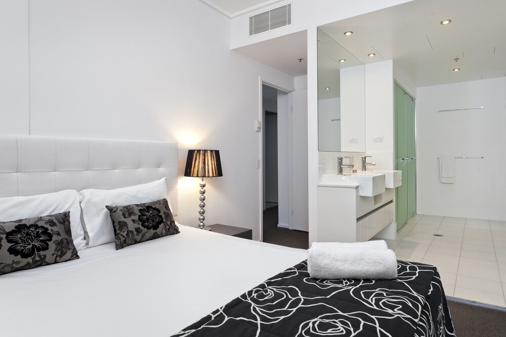 Apartment, 3 Bedrooms - Guestroom
