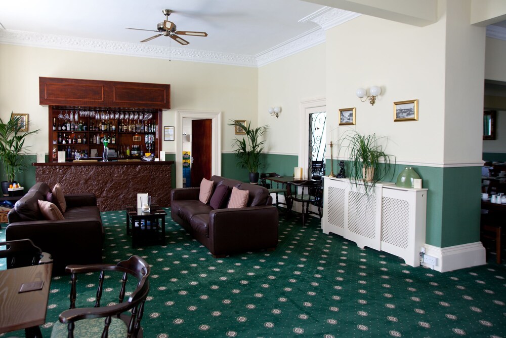 Hotel Bar