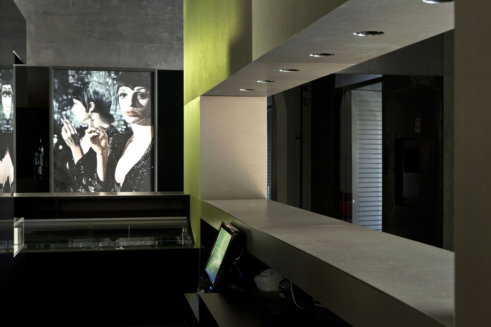 Hotel Bar