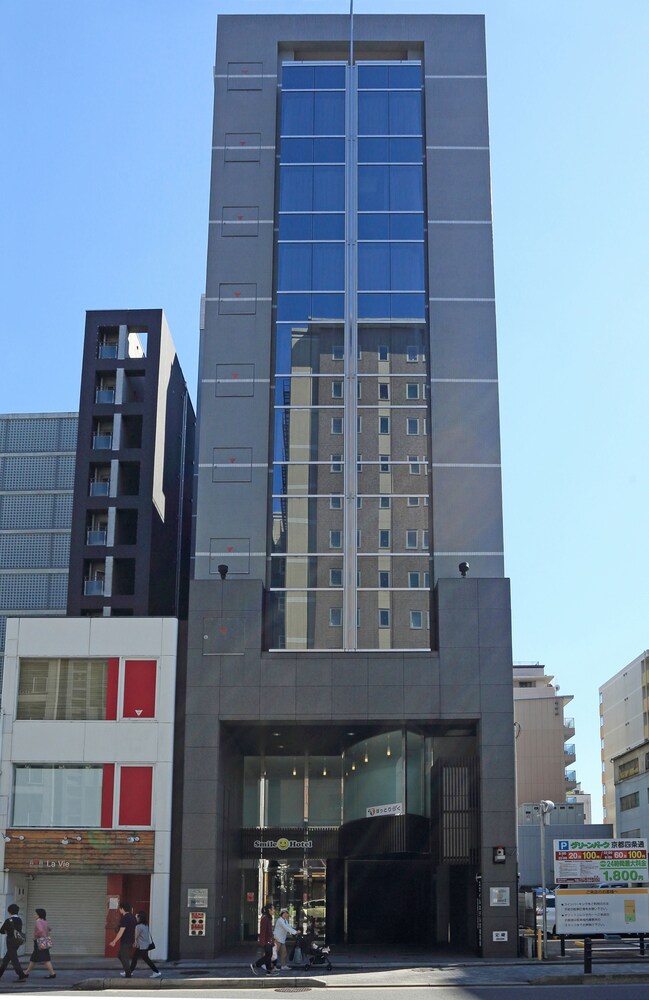 ホテルの外観 (正面)