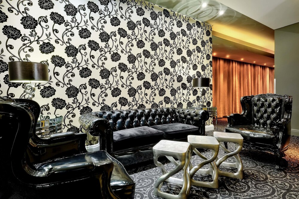 Hotel Lounge