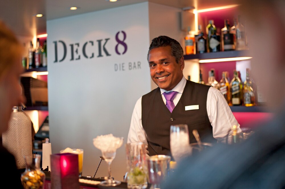 Hotel Bar