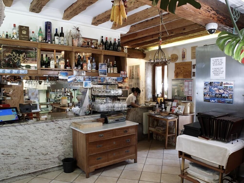 Hotel Bar