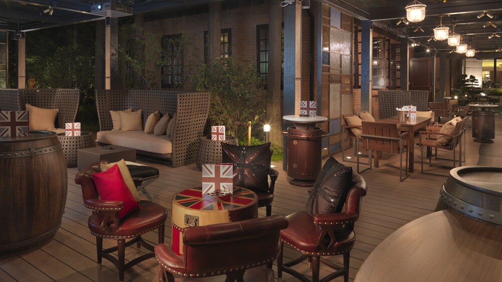 Hotel Bar