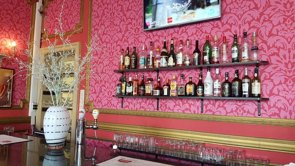 Hotel Bar