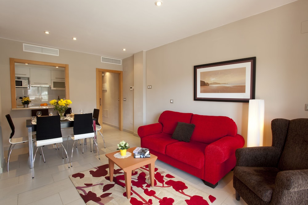 Standard Apartment, 2 Bedrooms - Living Area