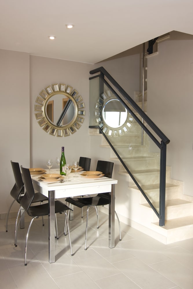 Deluxe Apartment, 1 Bedroom - Living Room