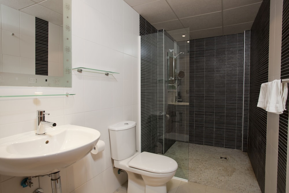 Standard Apartment, 1 Bedroom - Bathroom