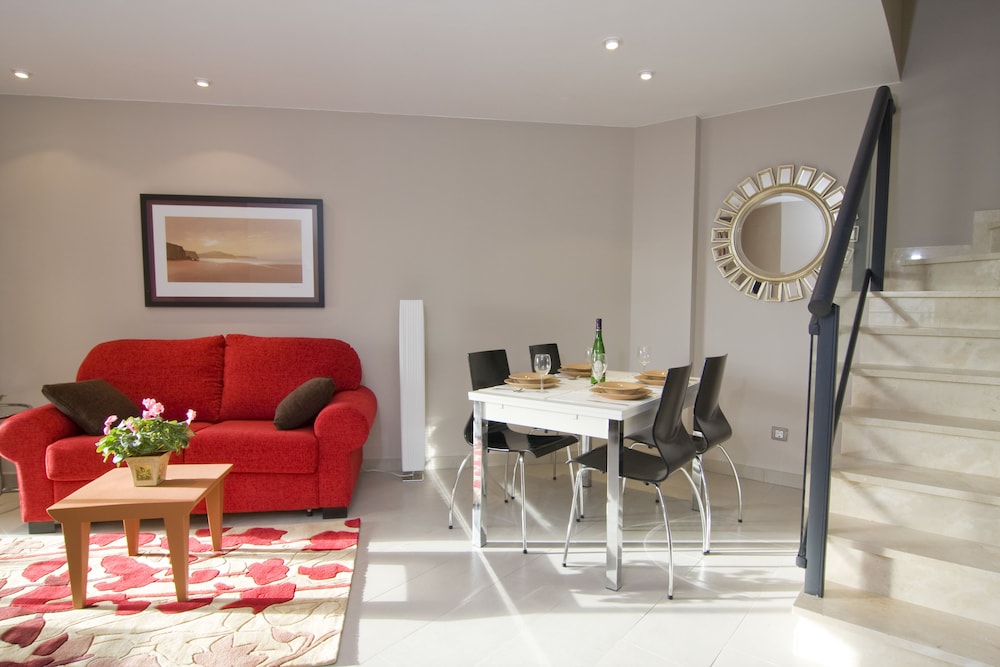 Deluxe Apartment, 1 Bedroom - Living Area