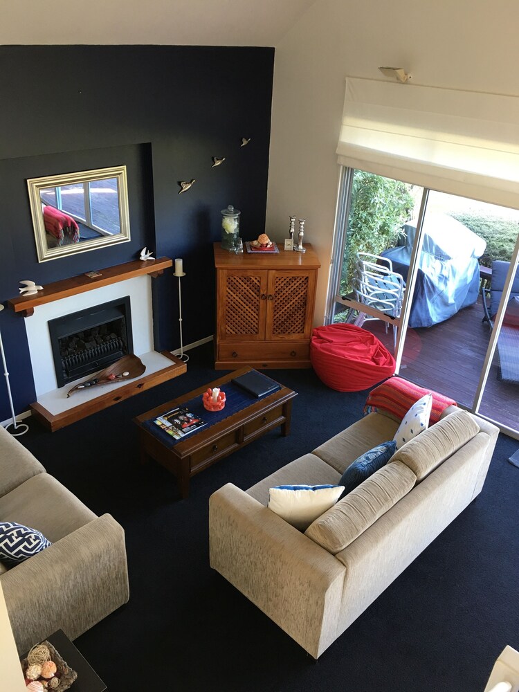 Executive Chalet, 3 Bedrooms, Lake View, Lakeside - Guestroom