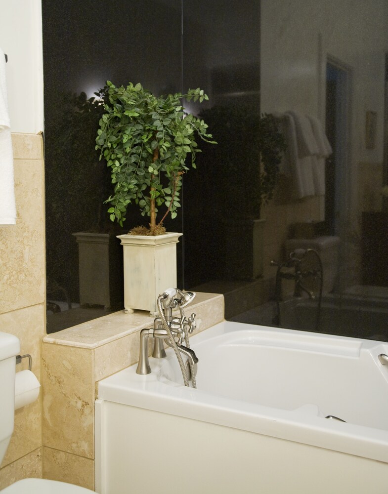Jetted Tub
