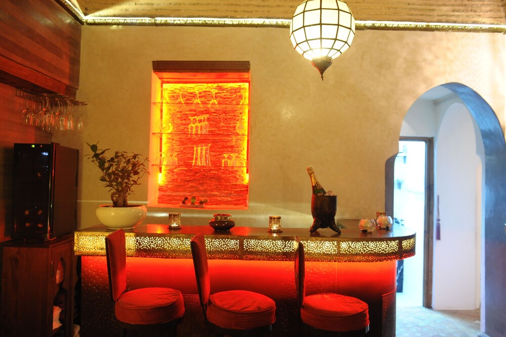 Hotel Bar