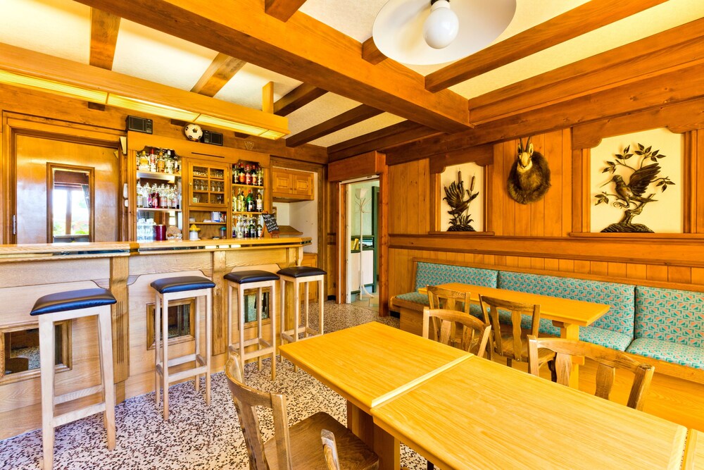 Hotel Bar