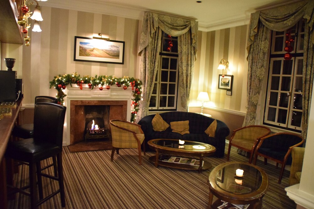 Hotel Bar