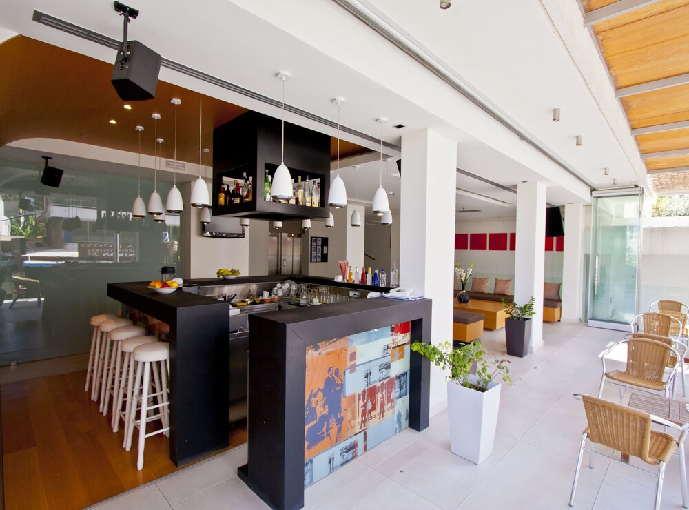 Hotel Lounge