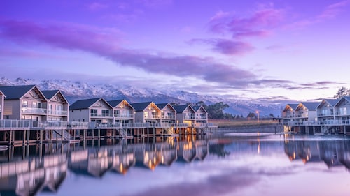 The Lake Resort - Heritage Collection