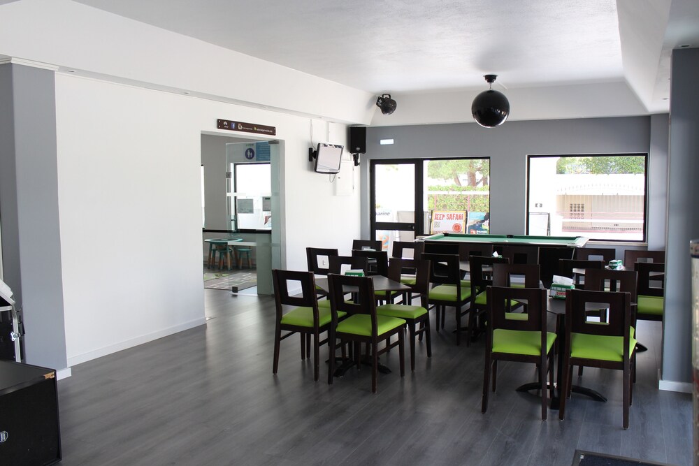 Hotel Bar