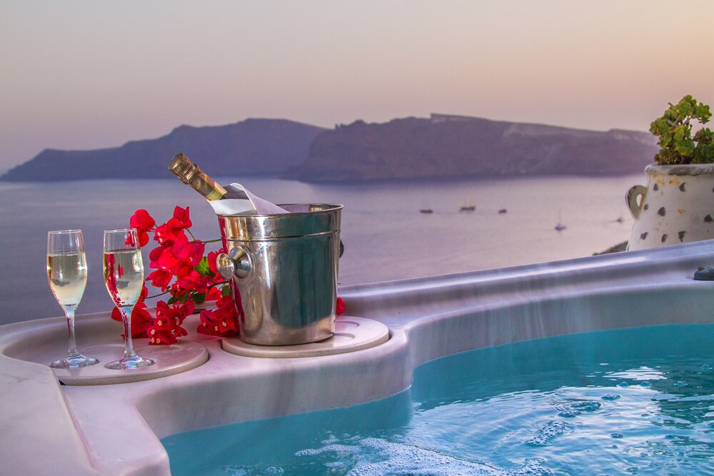 Comfort House, Sea View (Cave) - Outdoor Spa Tub