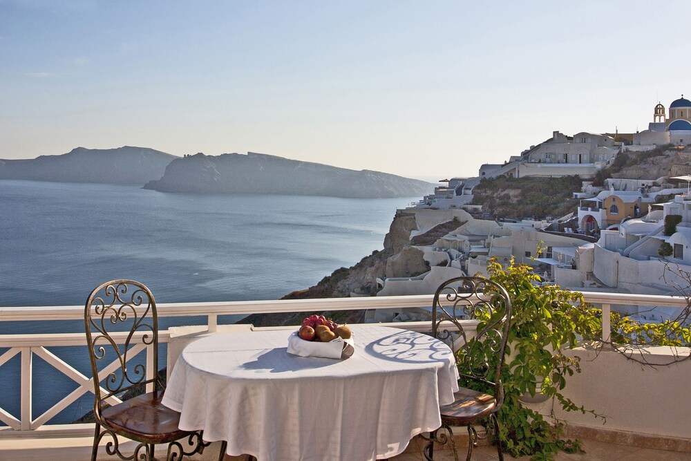 Deluxe Suite ( Private Hot tub) - Terrace/Patio