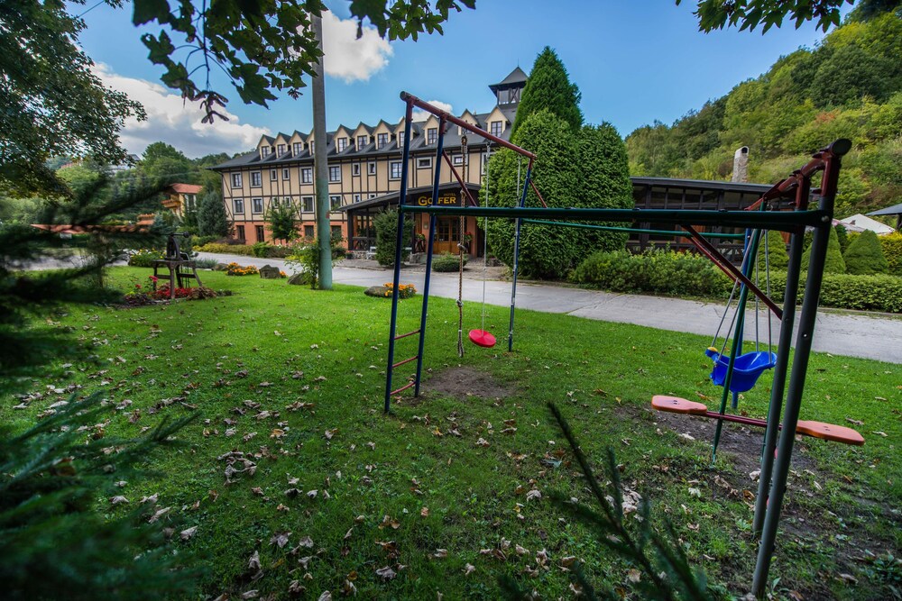 Childrens Play Area - Outdoor