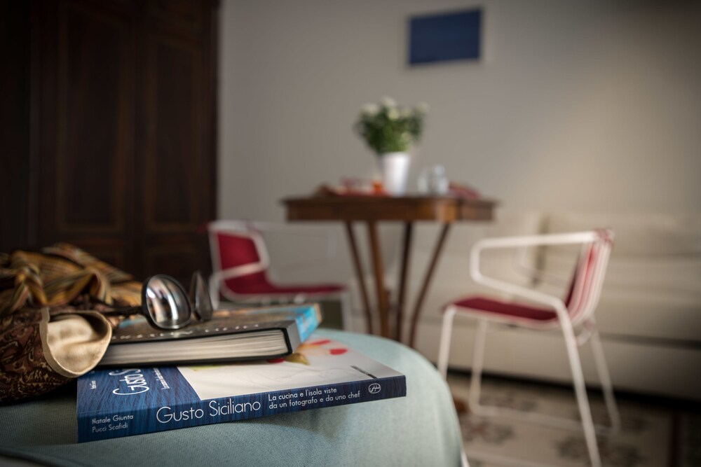 Room Service - Dining