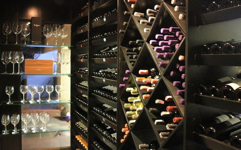 Hotel Bar