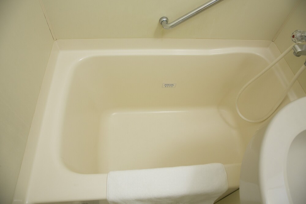 Deep Soaking Bathtub