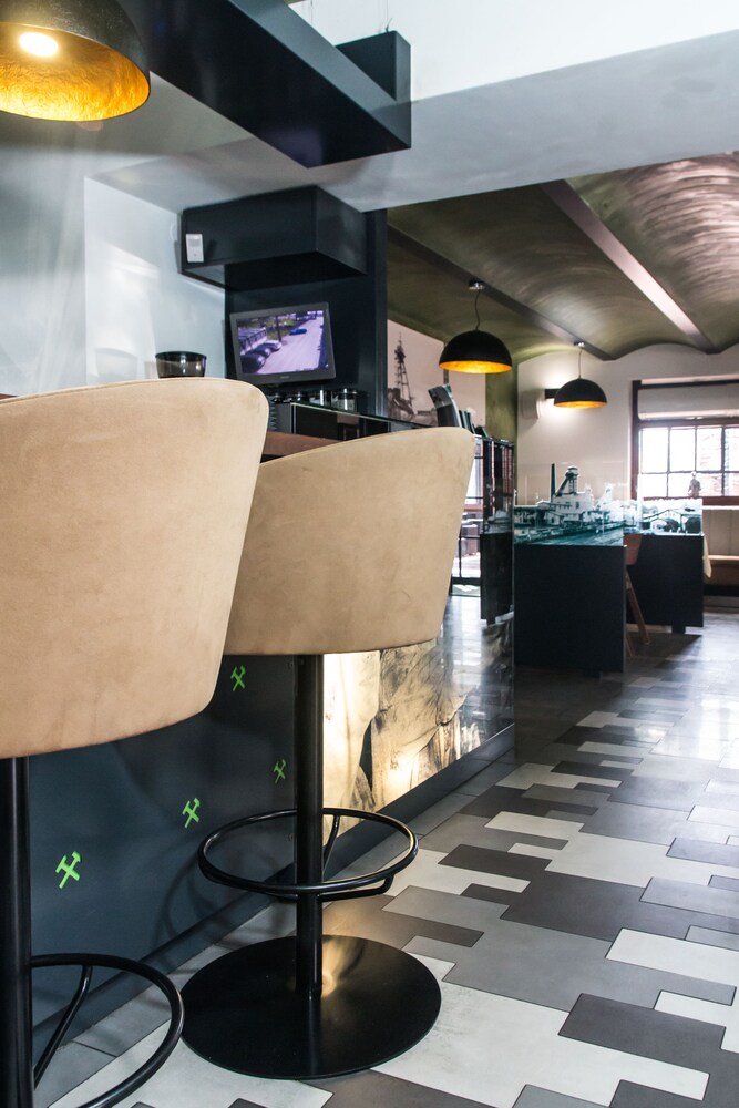 Hotel Bar