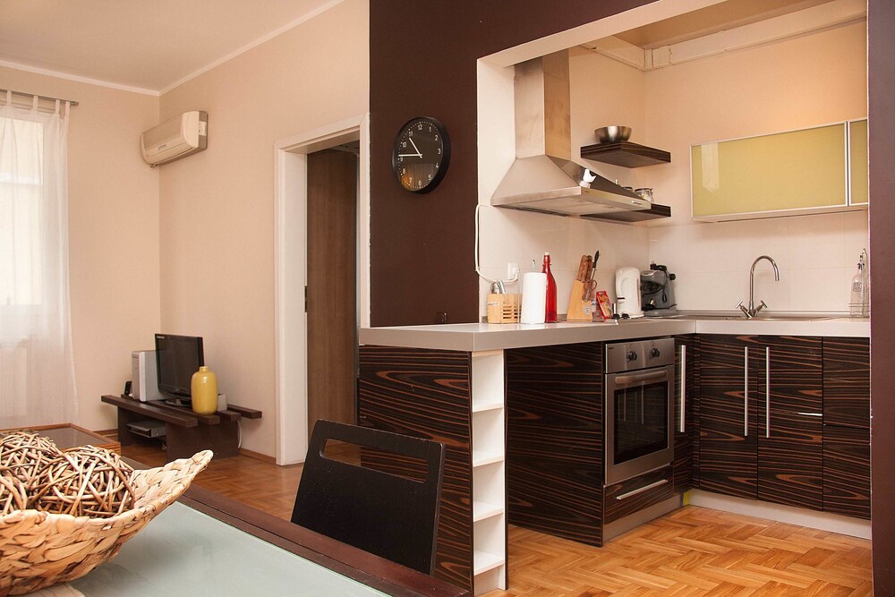 객실 내 주방 (One Bedroom Apartment (at 45 Solunska Street) )