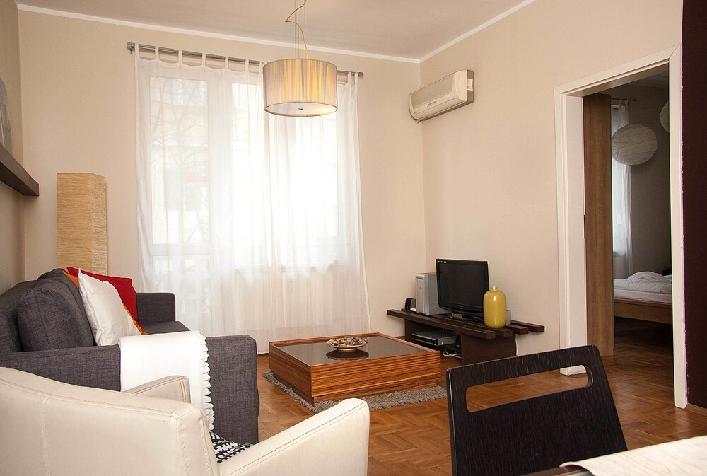 거실 공간 (One Bedroom Apartment (at 45 Solunska Street) )