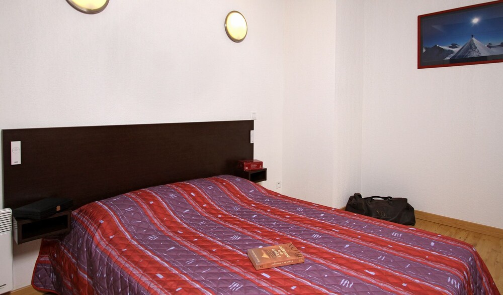 Duplex, 2 Bedrooms (6 People) - Guestroom