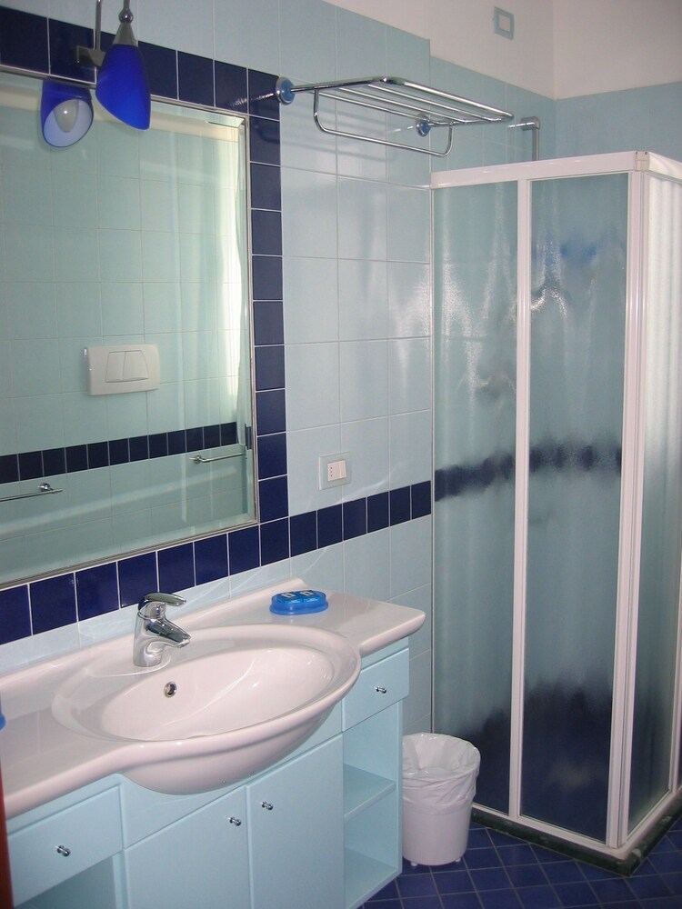 Family Apartment - Bathroom