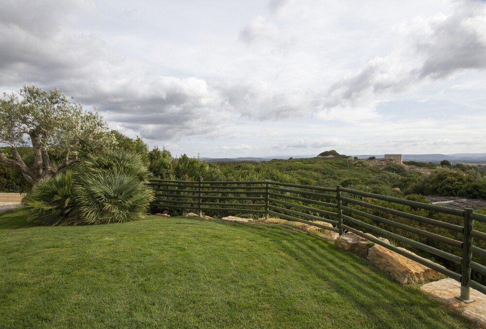 Deluxe Apartment, 2 Bedrooms - Guestroom View