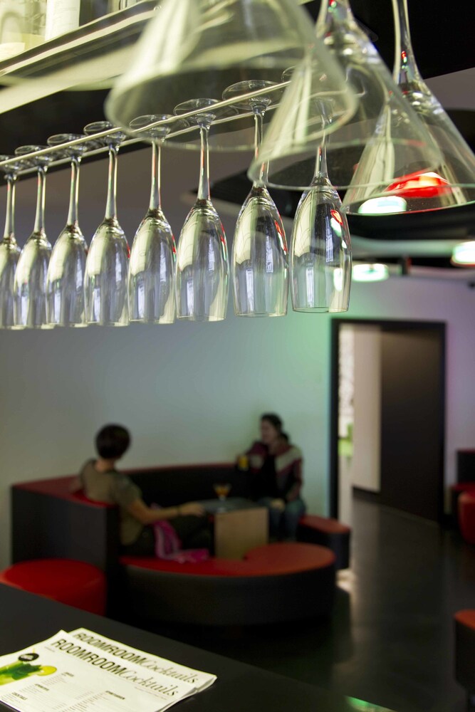 Hotel Bar