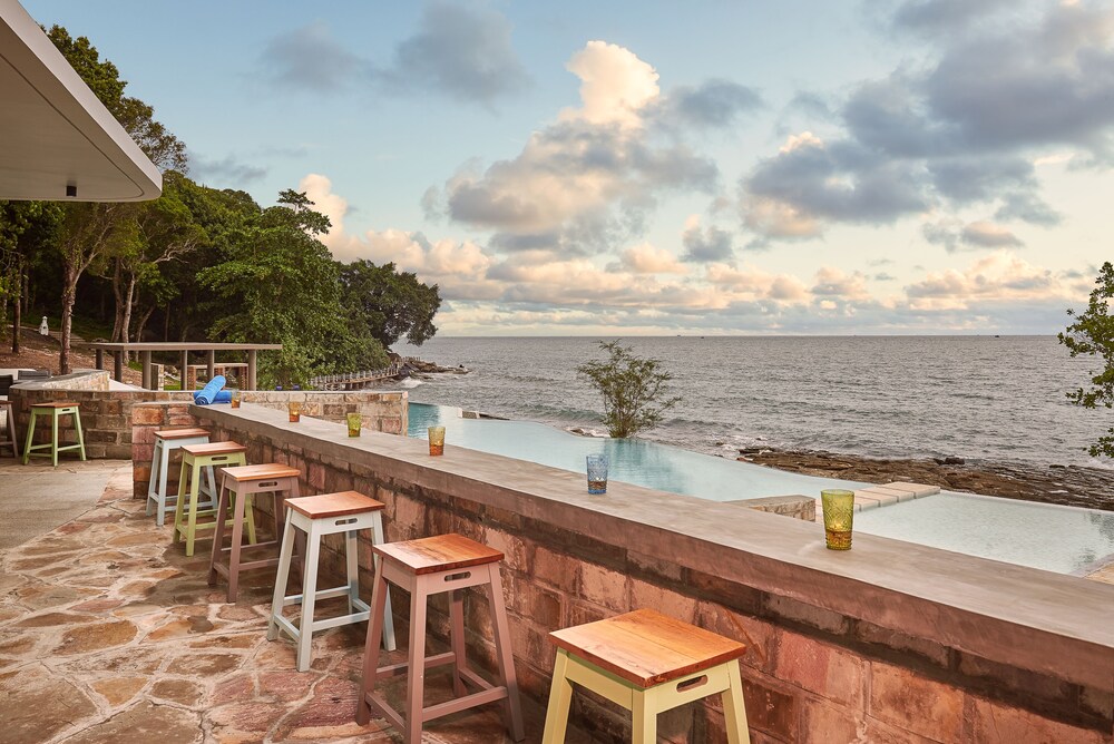 Poolside Bar