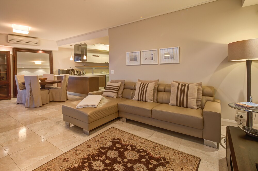 Executive Room, 2 Bedrooms - Living Room