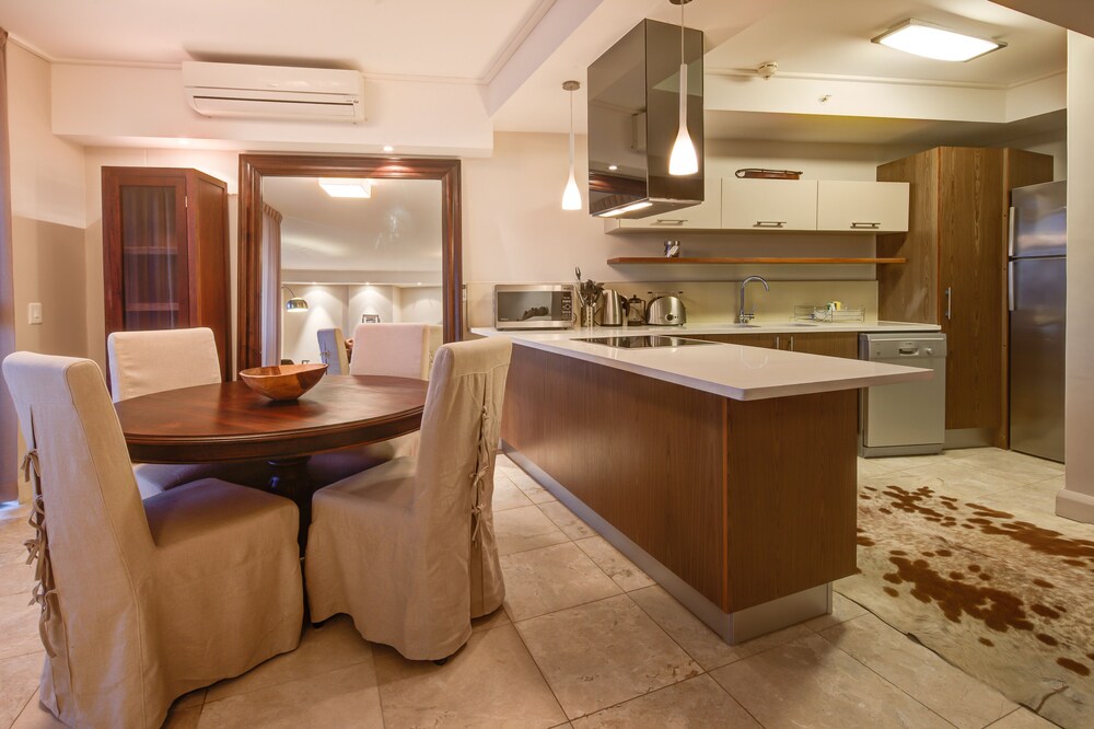 Executive Room, 2 Bedrooms - Living Room
