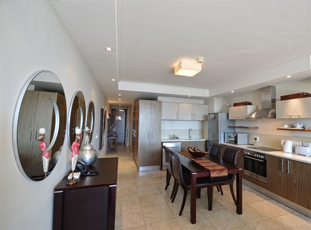 Standard Room, 1 Bedroom - In-Room Dining