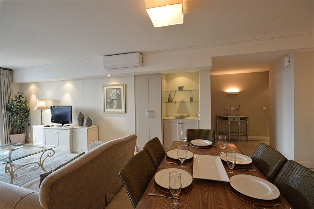 Standard Room, 2 Bedrooms - In-Room Dining