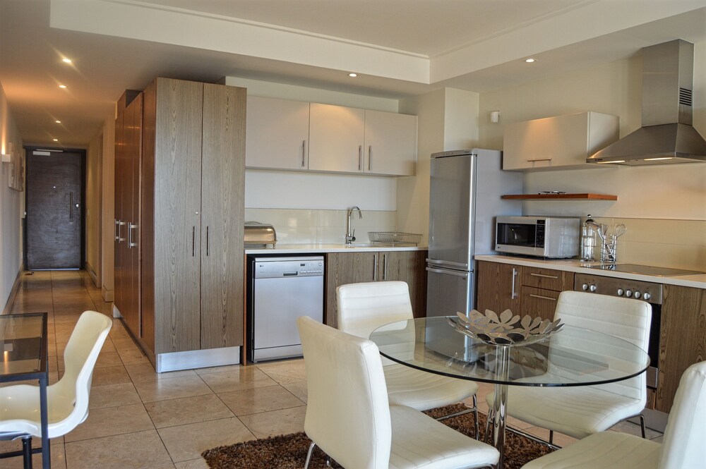 Standard Room, 1 Bedroom - In-Room Dining