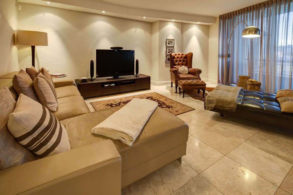 Executive Room, 2 Bedrooms - Living Area