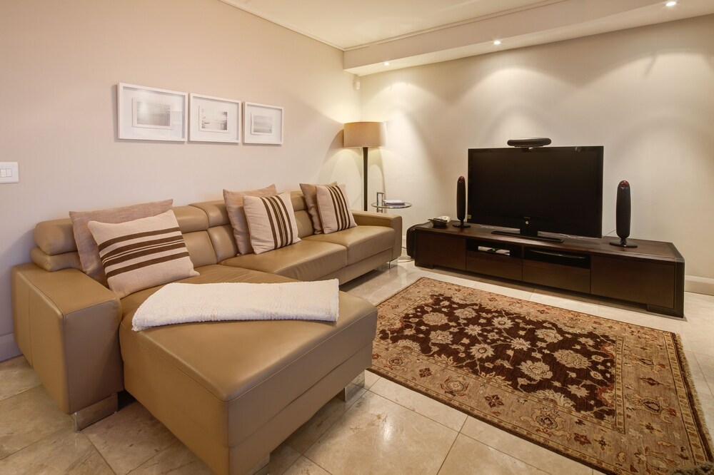 Executive Room, 2 Bedrooms - Living Room