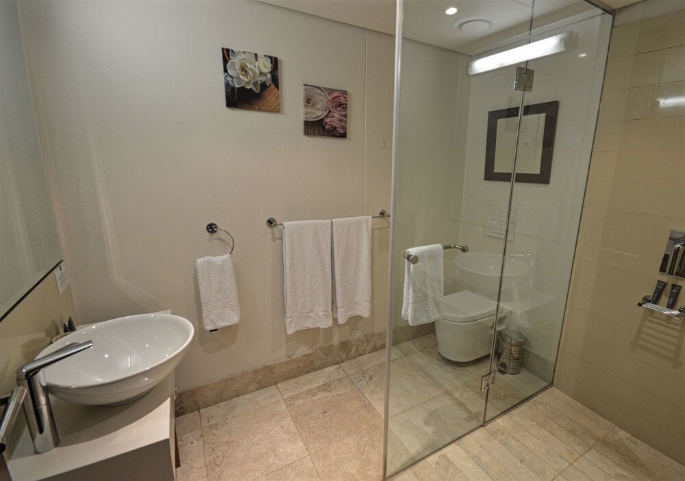 Studio - Bathroom