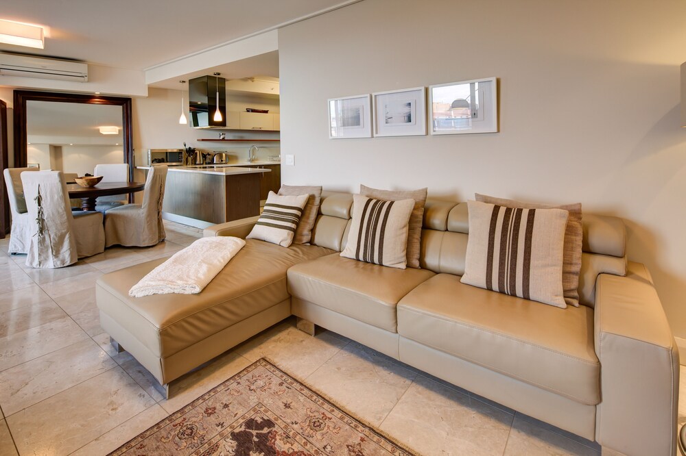 Executive Room, 2 Bedrooms - Living Room