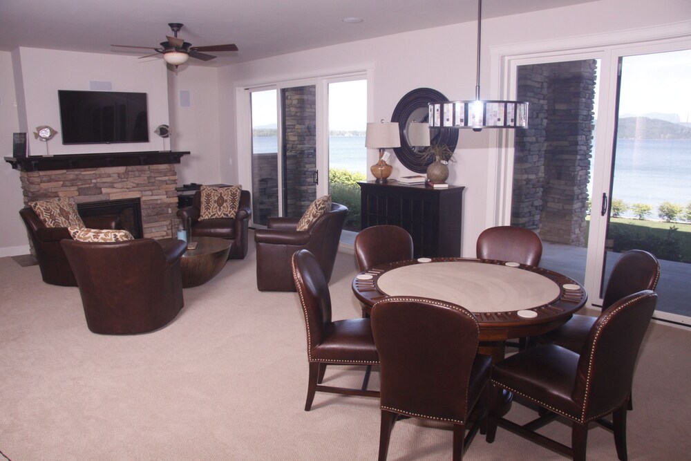 Townhome, 5 Bedrooms - Living Area