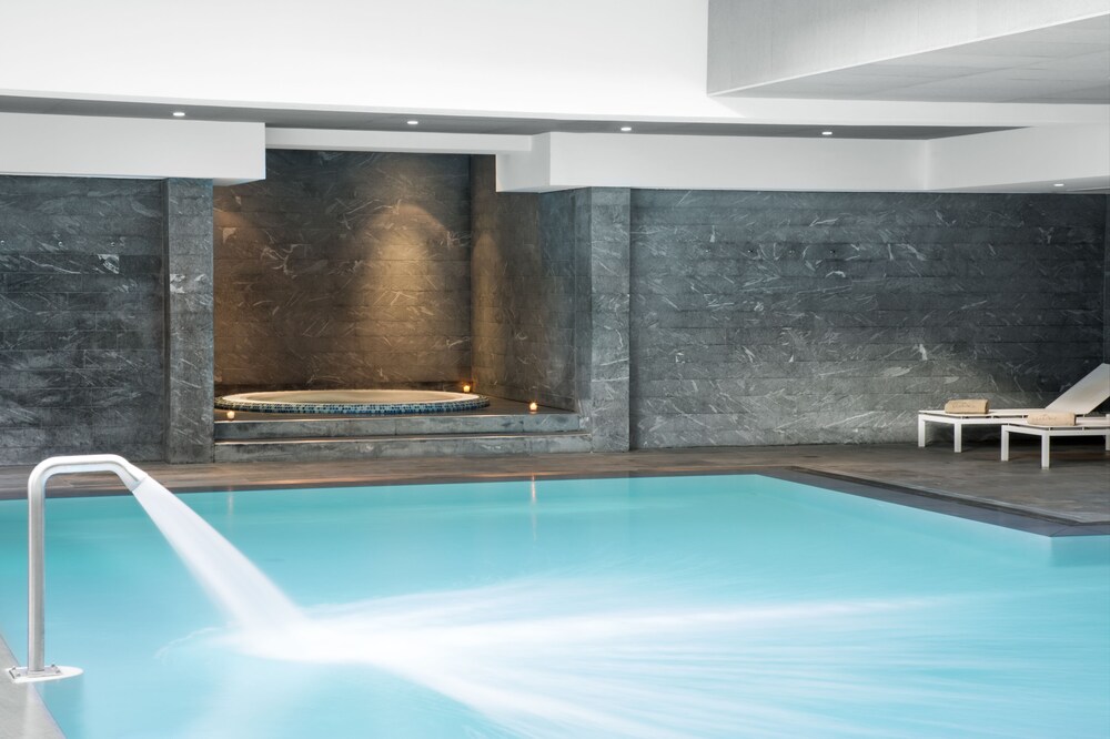 Indoor pool, Relais Spa Val d'Europe